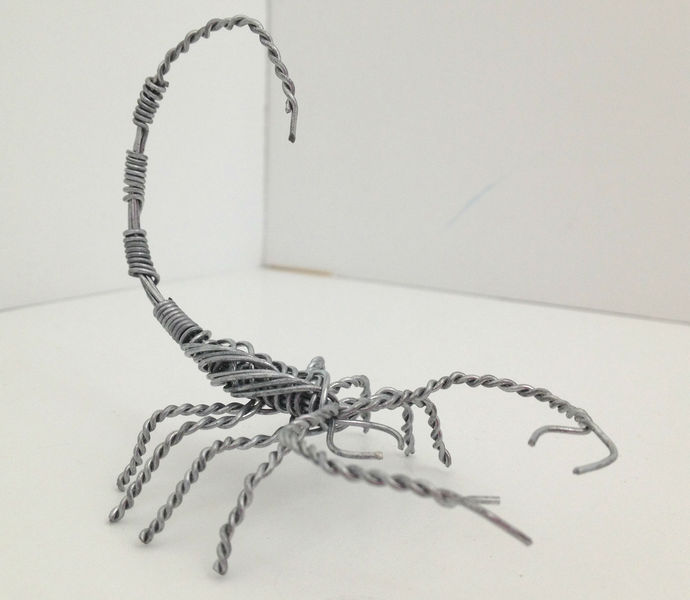 Scorpion sculpture. Weaved out of galvanized steel wire - Zenda