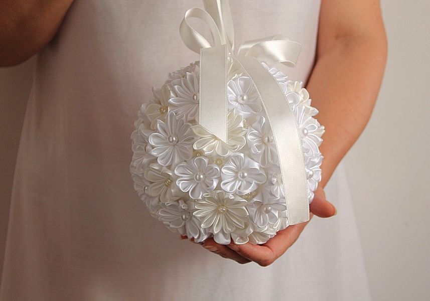 Kanzashi Flower Pomander, Bridal Bouquet, Kissing Ball HandyCraftTS