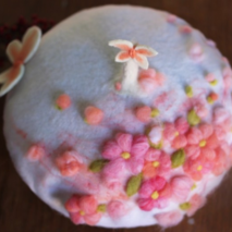 Felt beret hat 3-dimensional embroidery "Blossoming flowers"