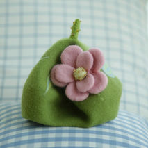 Beret original handmade wool felt hat "Winter fruit green line"