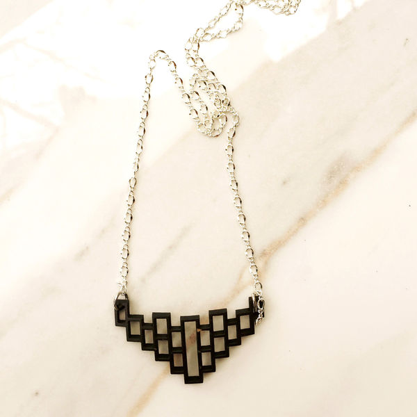 MODERN GEOMETRIC NECKLACE Soothi Style With Substance PinkLion